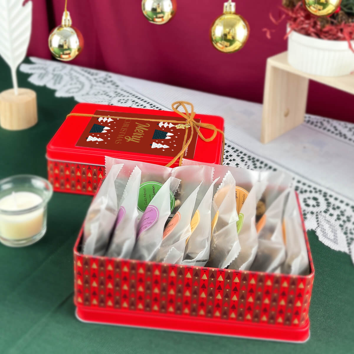 Gingery Red Christmas Cast Iron Gift Box